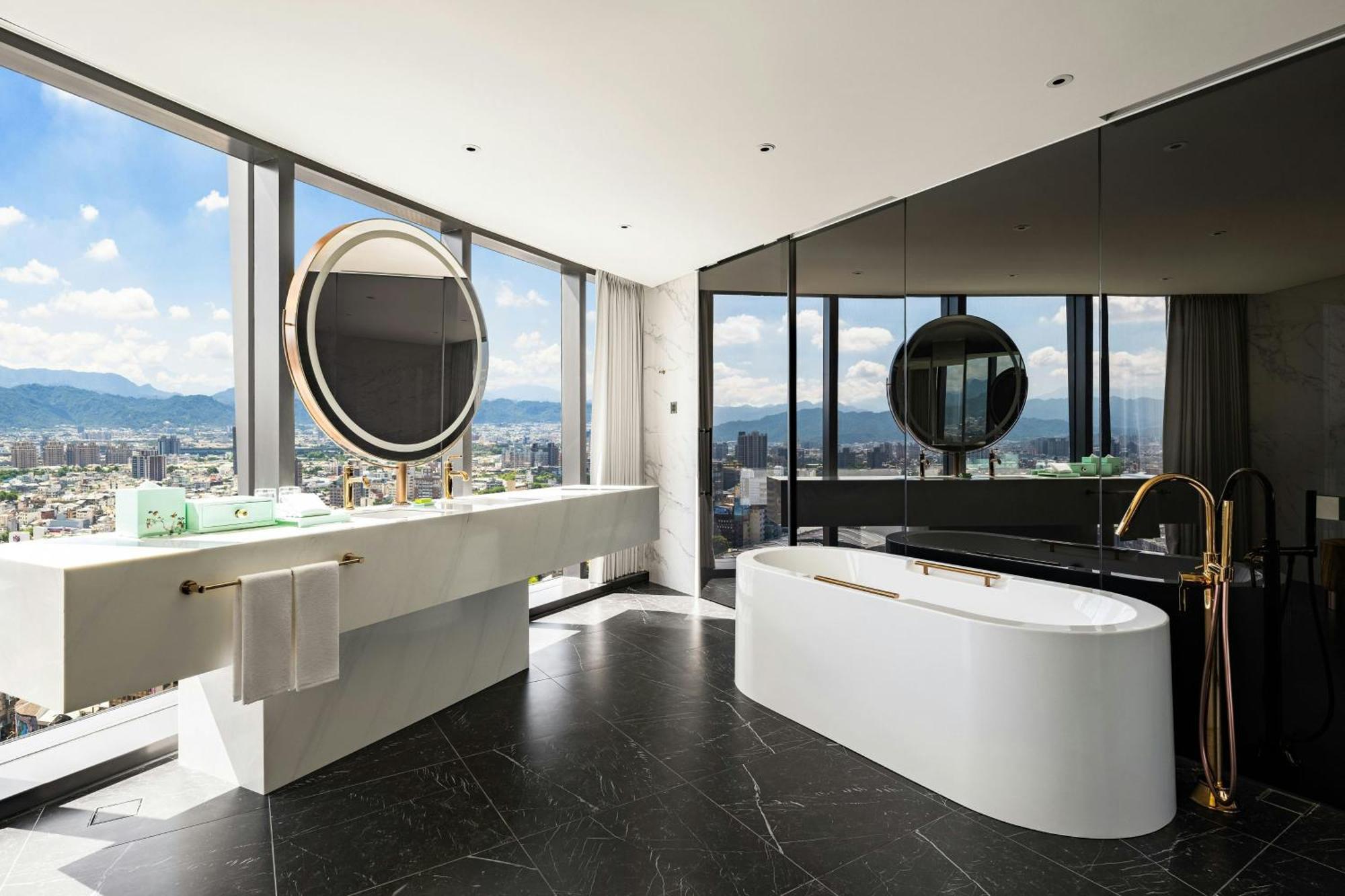 Le Meridien Taichung Exteriör bild Bathroom