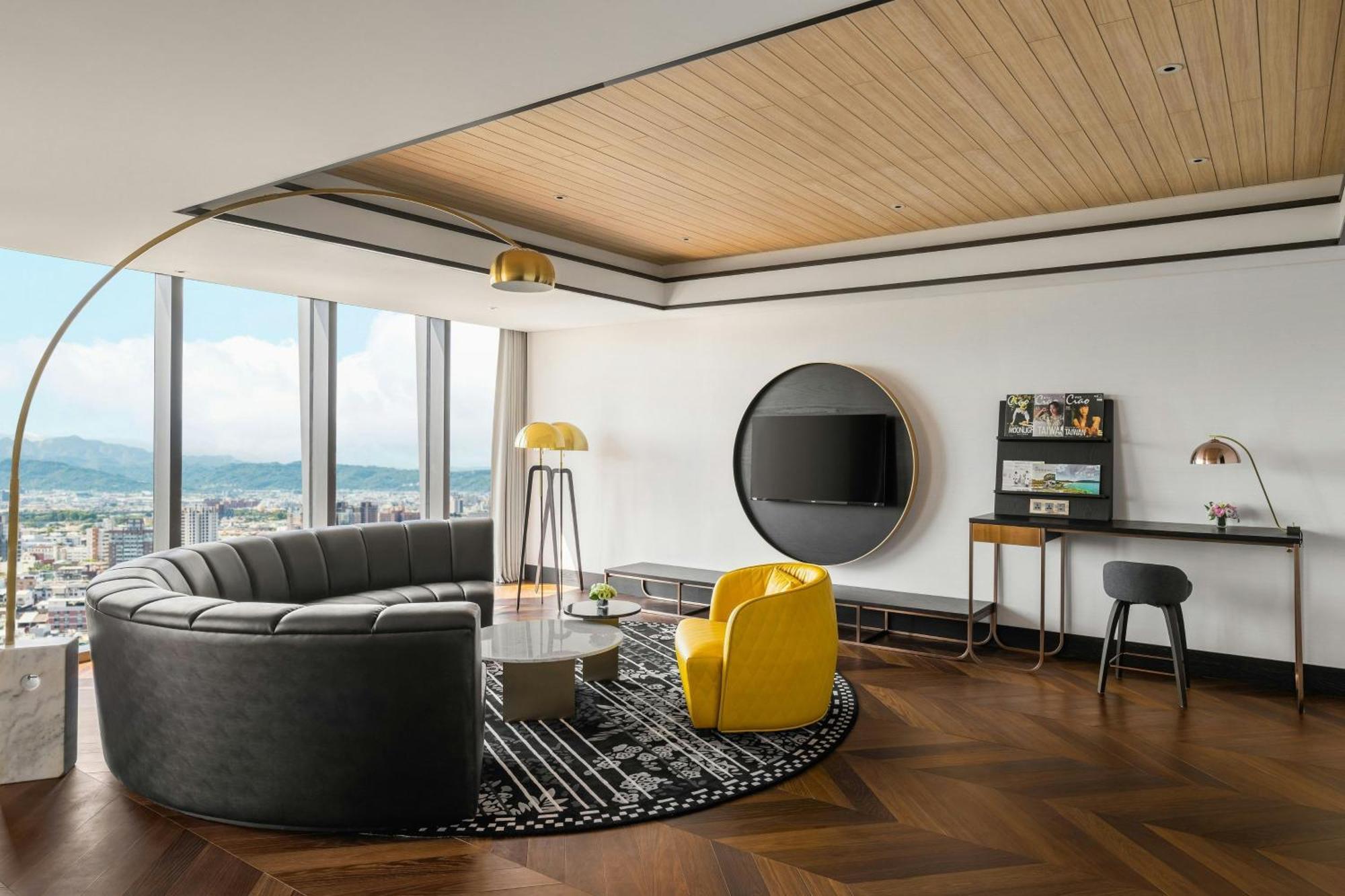 Le Meridien Taichung Exteriör bild The Living Room at The Landmark