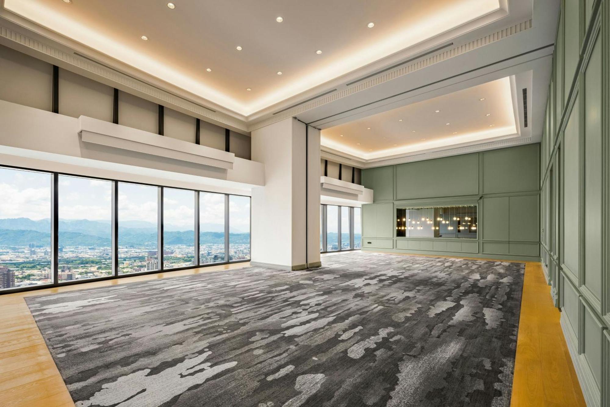 Le Meridien Taichung Exteriör bild The 30th floor of the hotel