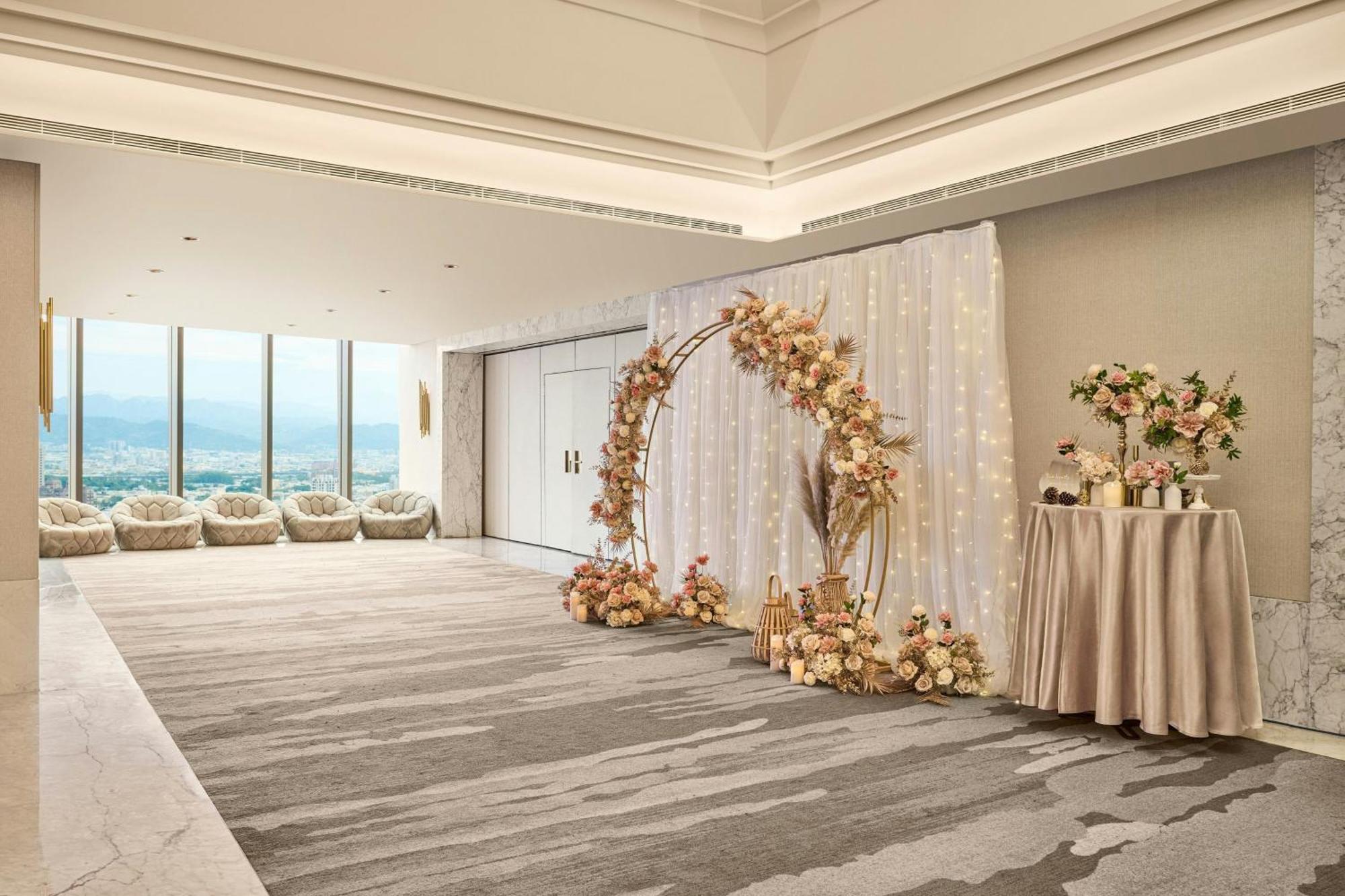 Le Meridien Taichung Exteriör bild The Wedding Hall