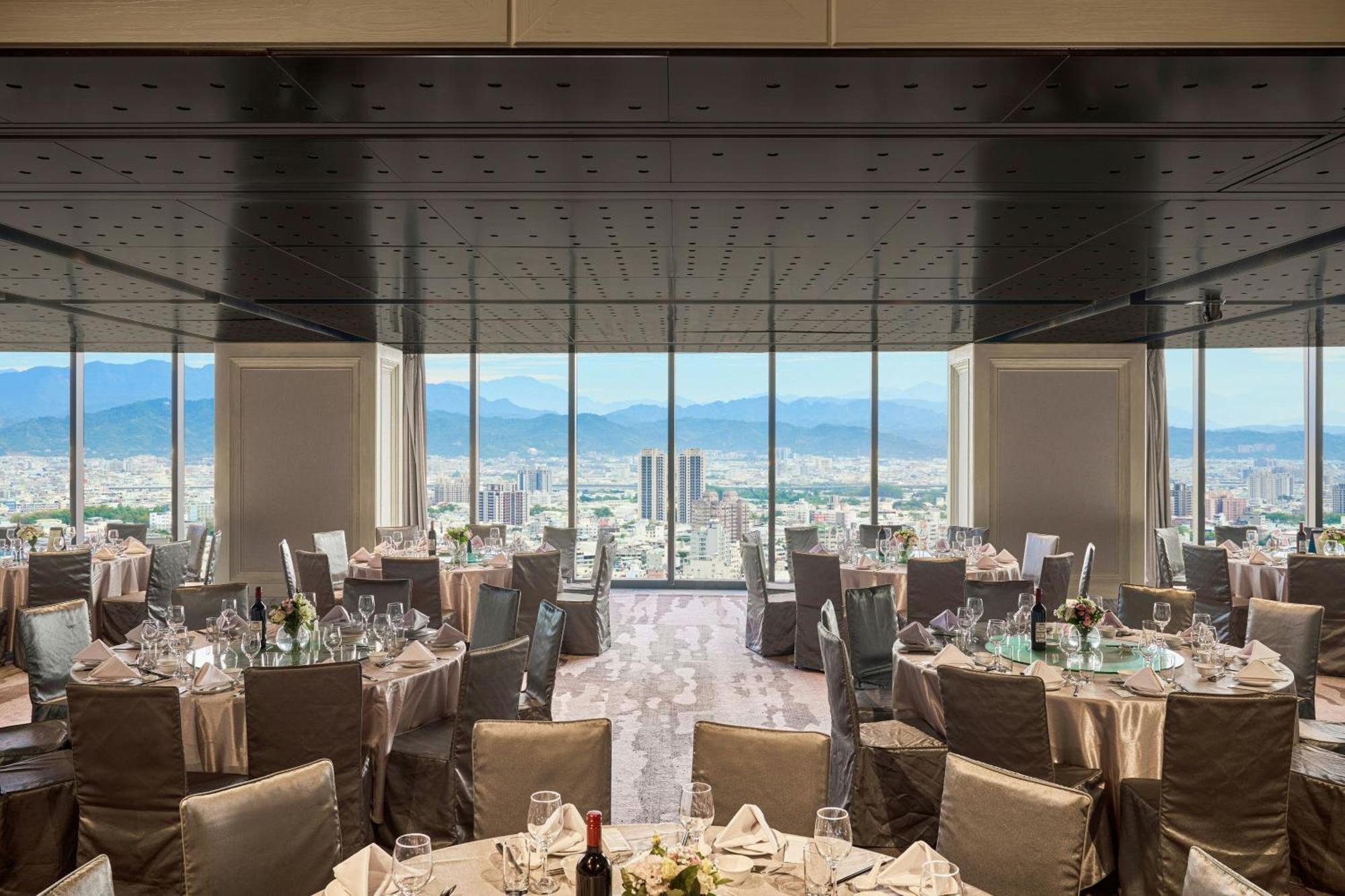 Le Meridien Taichung Exteriör bild The restaurant
