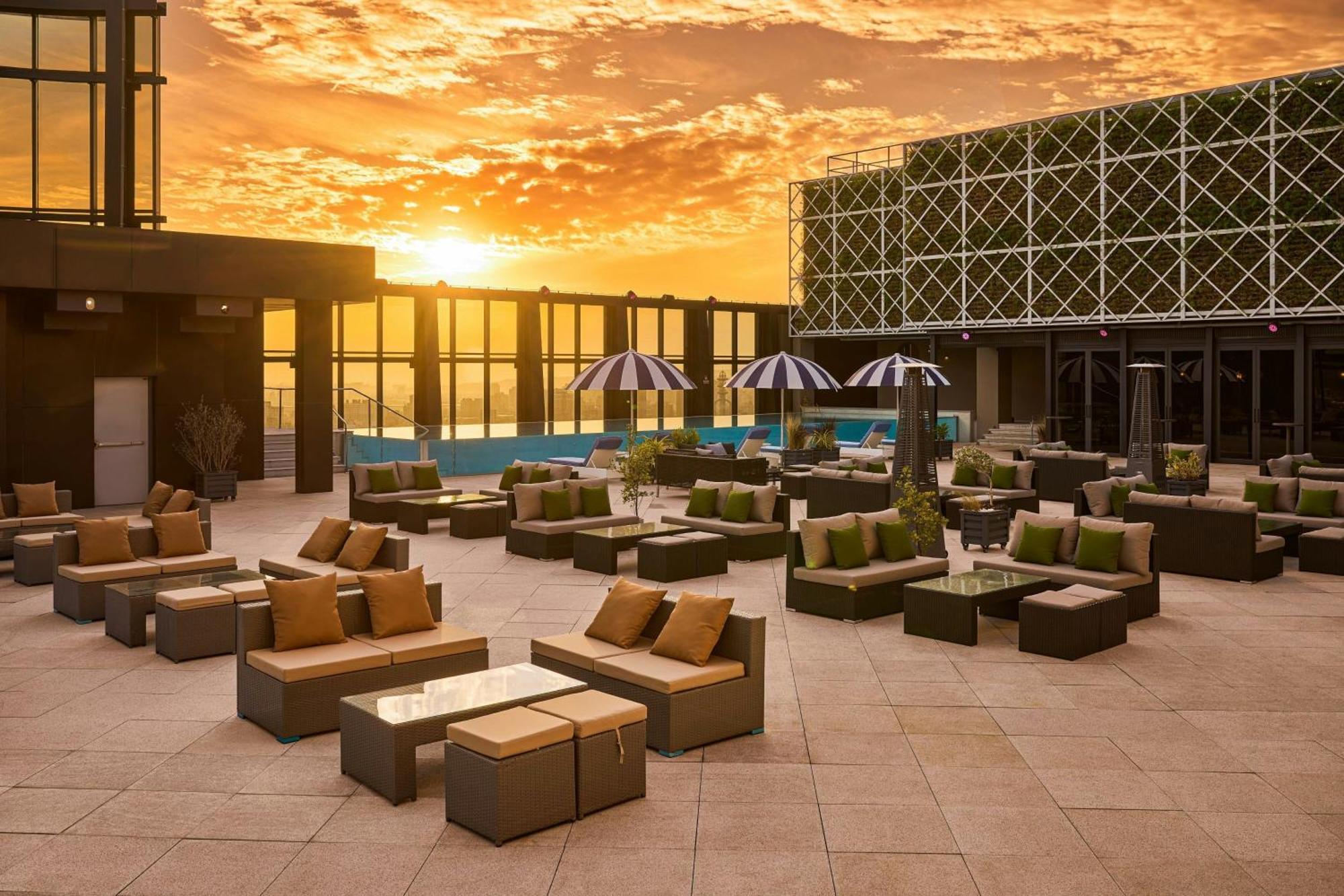 Le Meridien Taichung Exteriör bild The Sky Bar